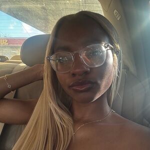 Meet your Posher, Jewel